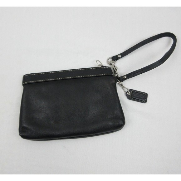 COACH Wristlet - Pebble Leather Black Zipper Top Pre-owned - Picture 4 of 7